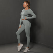 Load image into Gallery viewer, Europe and the United States seamless peach tight hip lift yoga clothing suit sports running fitness clothing two-piece female (16)