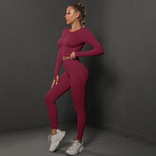 Load image into Gallery viewer, Europe and the United States seamless peach tight hip lift yoga clothing suit sports running fitness clothing two-piece female (1)