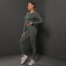 Load image into Gallery viewer, Europe and the United States seamless peach tight hip lift yoga clothing suit sports running fitness clothing two-piece female (5)